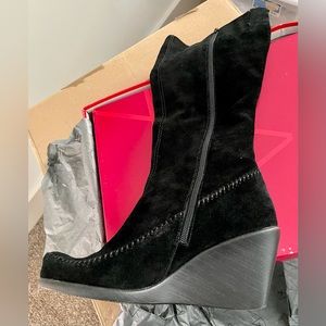 New Aerosols Gather Round Black Suede Wedge Boots